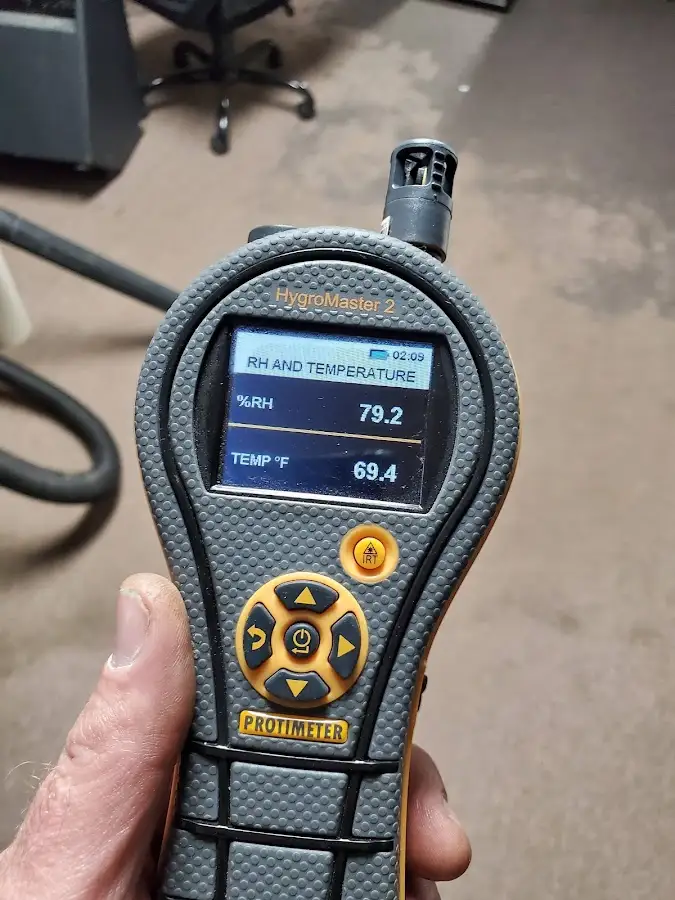 Moisture meter humidity assessment for Fire & Smoke Damage Restoration in Rotterdam